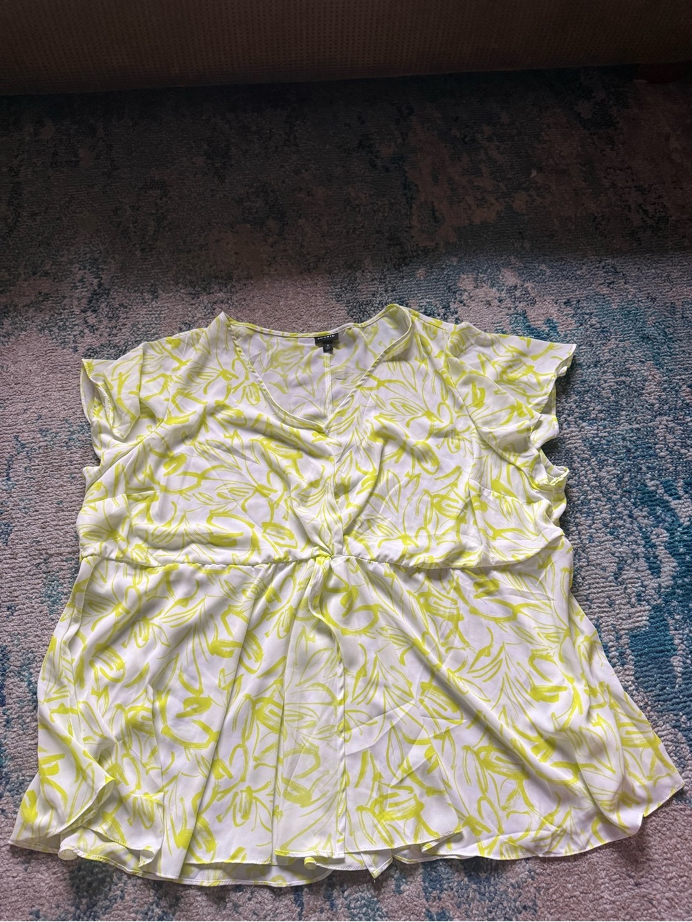 torrid White V-Neck Flutter Sleeve Top with Lime Leaf Print